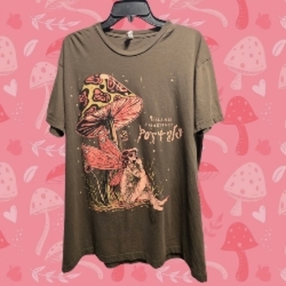 Melanie Martinez Portals Mushroom Graphic tee size XL